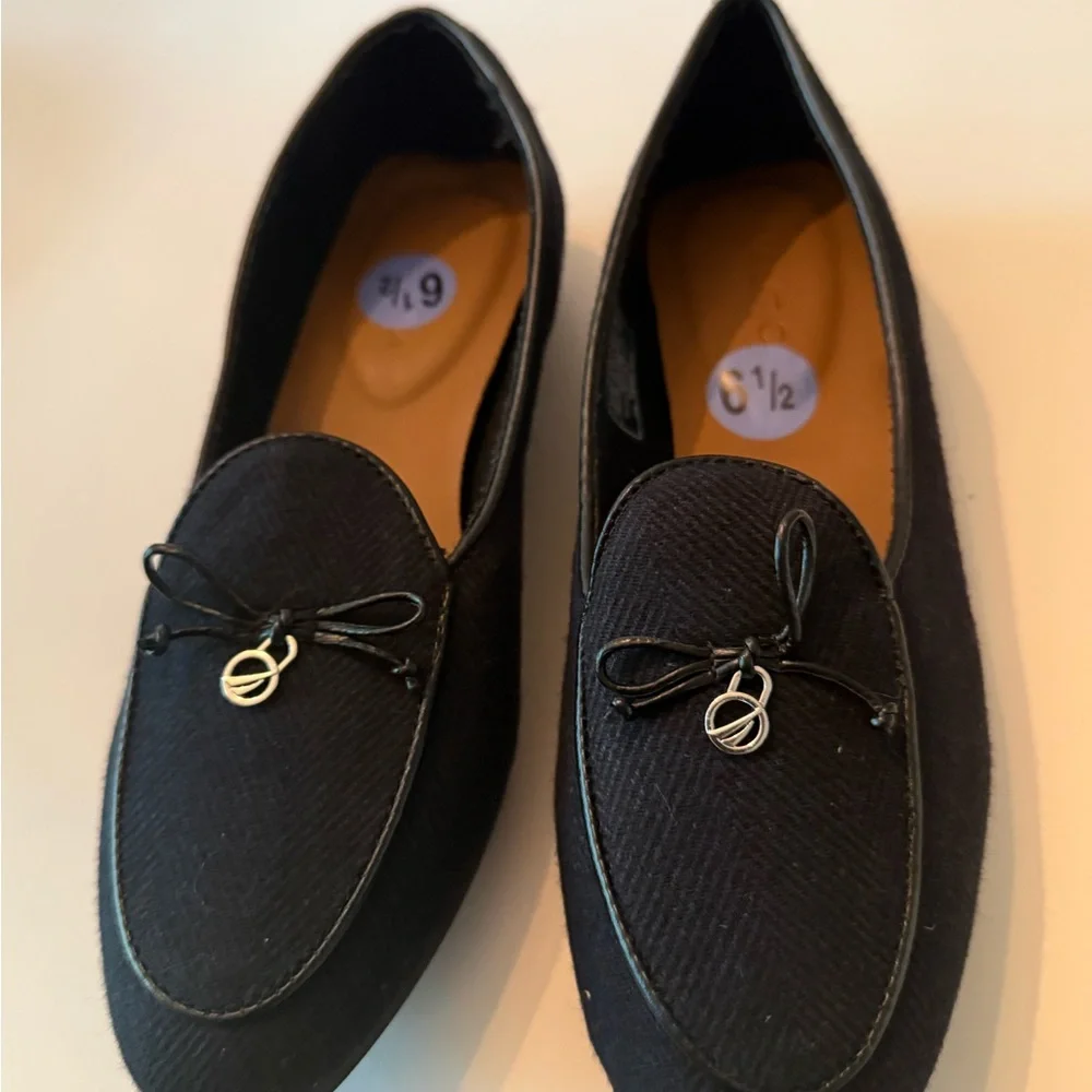 Nautica Kelline Navy Women's Loafers with Silver Charm NEW Size 6.5